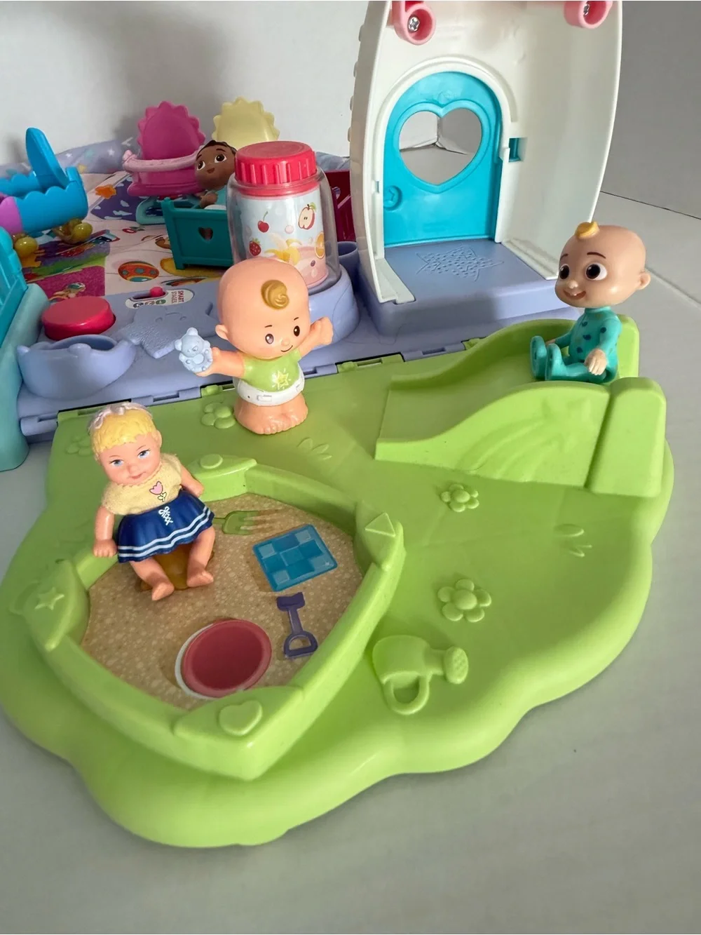 Fisher-Price Little People 1-2-3 Babies Play date Musical Playset & Accessories